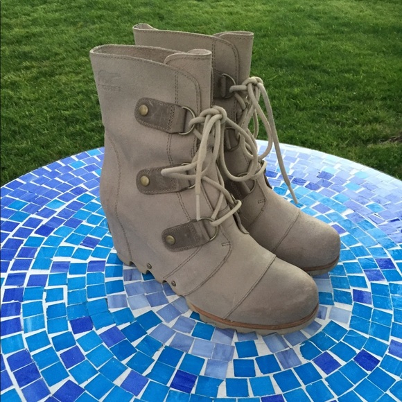 SOLD!  Sorel Joan of Arctic waterproof wedges - Picture 5 of 7